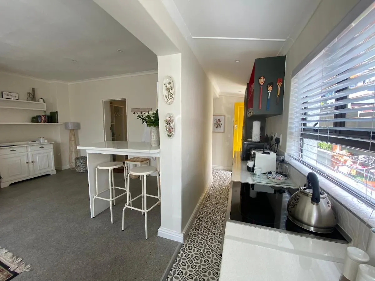 別荘 Walmer Cottage - Cute & Pet Friendly ケープタウン